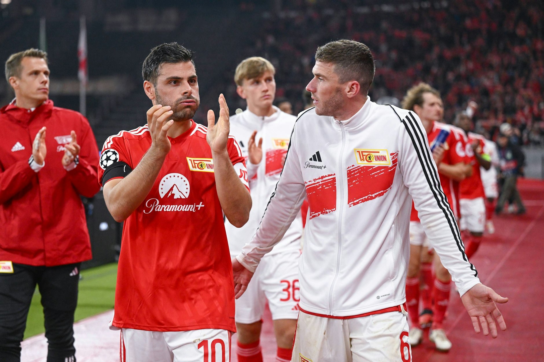 Puh! Kevin Volland (l., 31) und Robin Gosens (29) haben sich ihre erste Saison beim 1. FC Union anders vorgestellt.