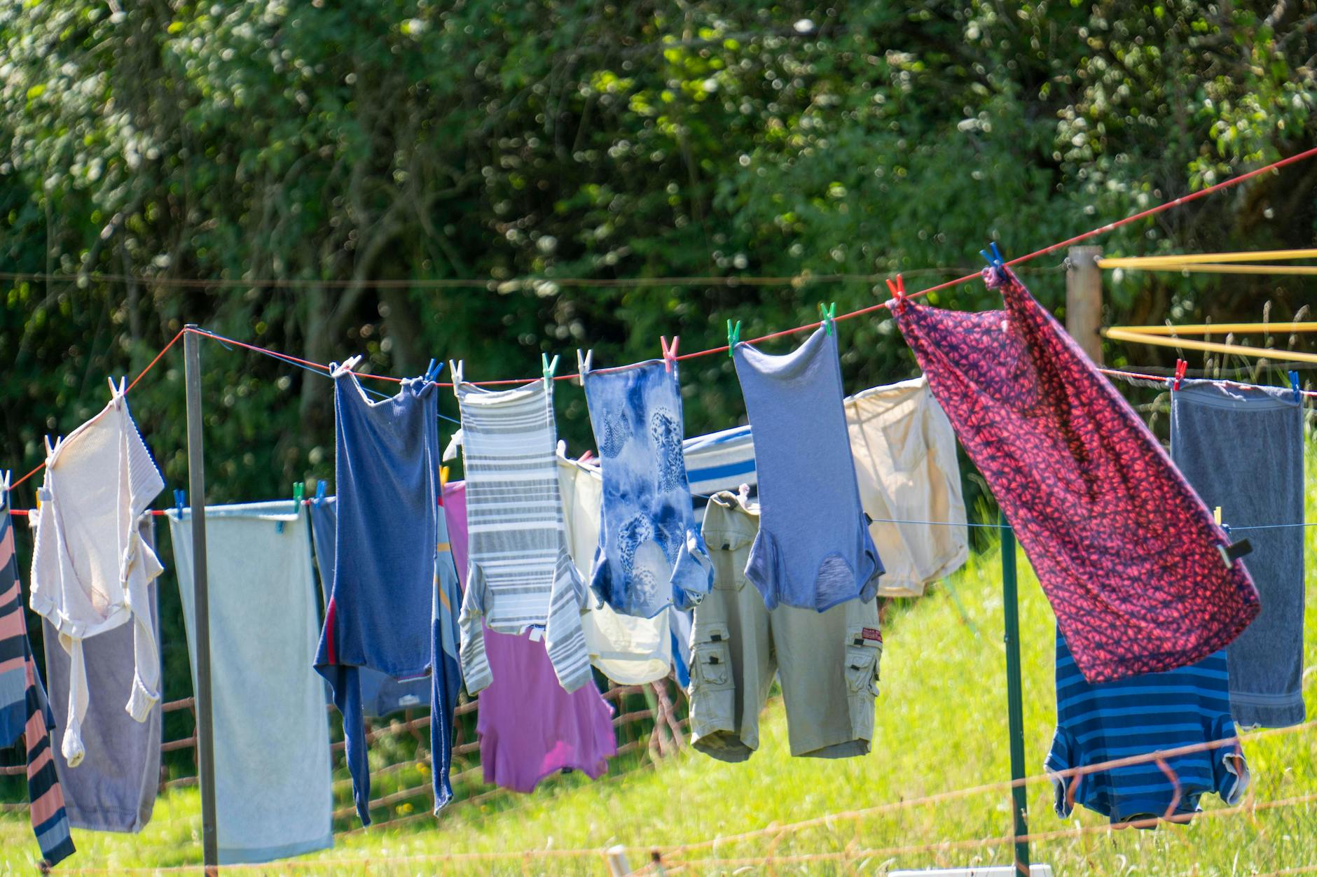 Flüssigwaschmittel oder Pulver? Verbraucher stehen beim Wäschewaschen vor der Wahl.