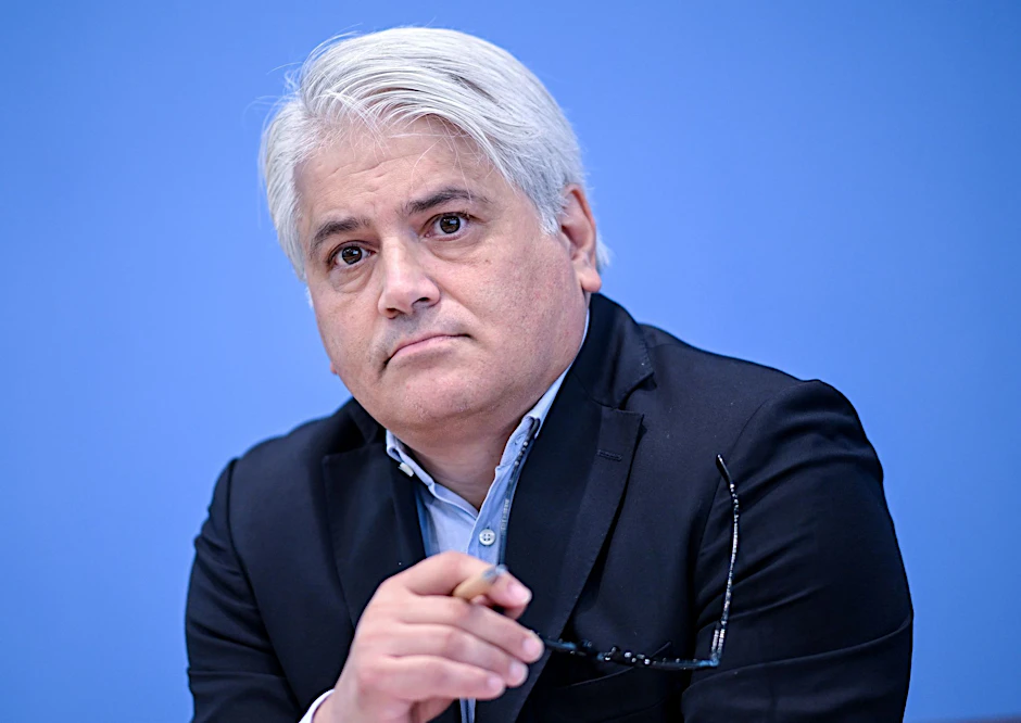 ARCHIV - «Wir ehren die Toten und entehren am nächsten Tag die Lebenden»: der Antiziganismusbeauftragte Mehmet Daimagüler.  