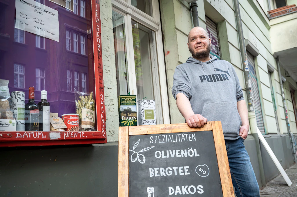 Neuköllner Ladenbesitzer über Olivenöl: „So einen krassen Preisanstieg gab es noch nie“