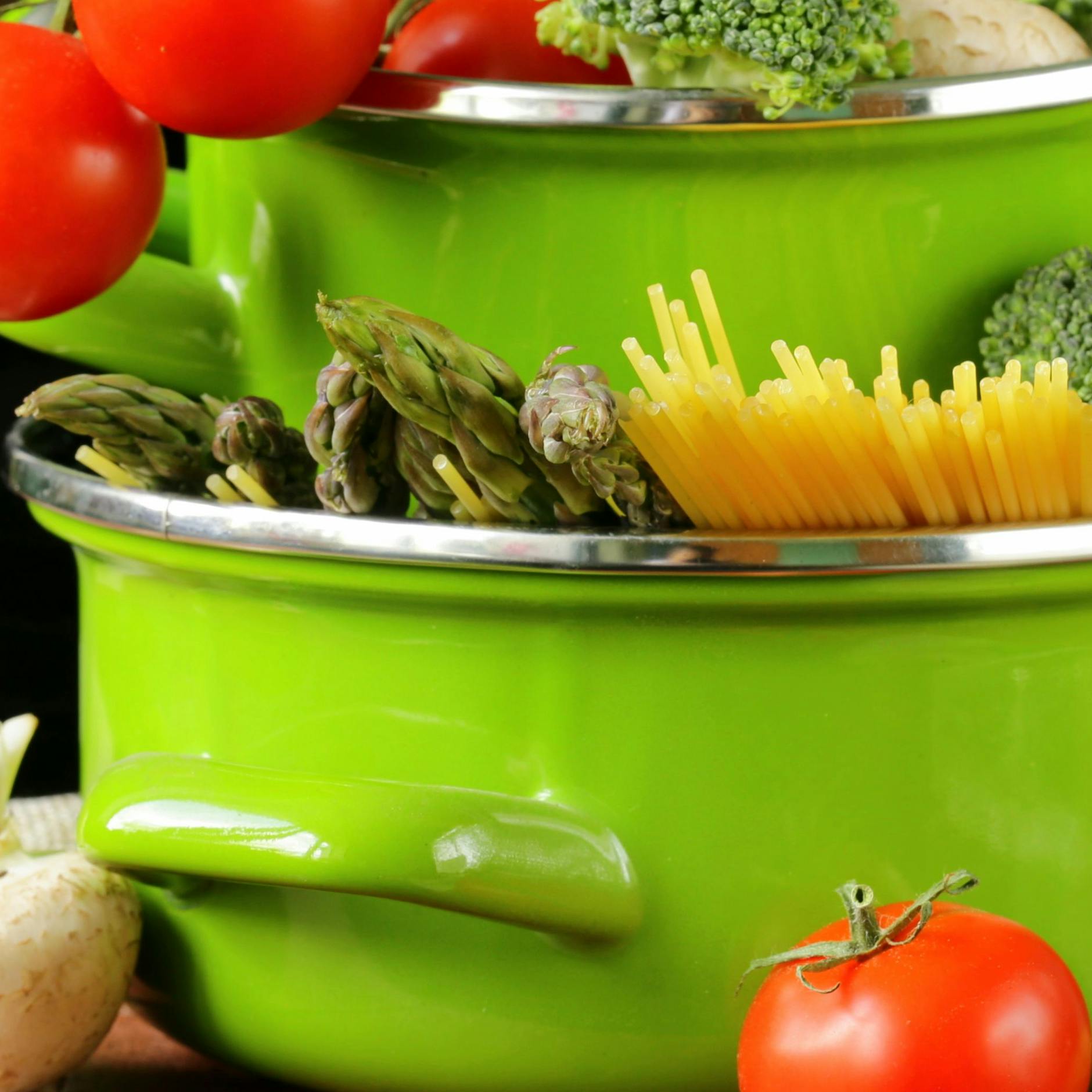 Grüner Spargel passt gut zu Spaghetthi-Gerichten.