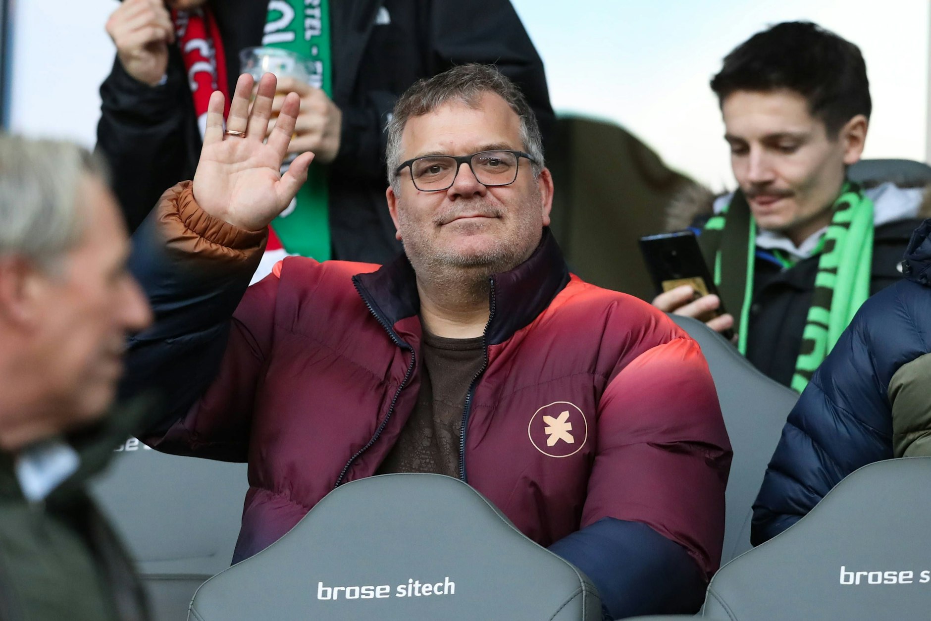 Elton ist enttäuscht.