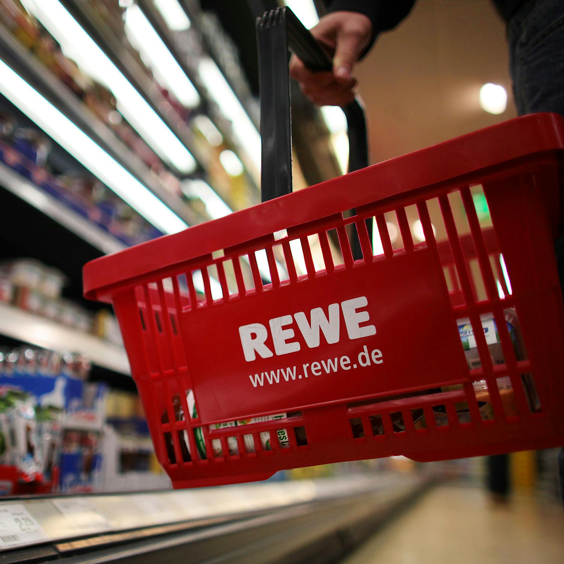 Lichtenberg: Rewe-Mitarbeiter soll Kundin eine geklatscht haben