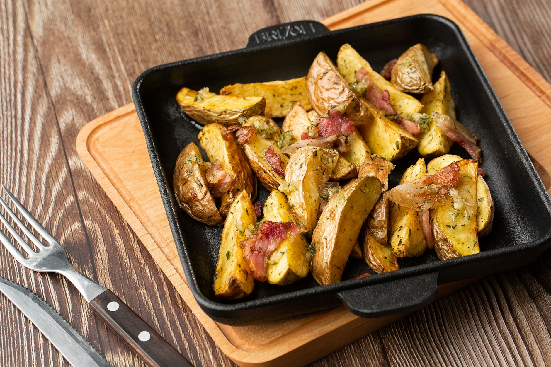 Bratkartoffeln in der Heißluftfritteuse selber machen ist gesund, lecker und ganz einfach.