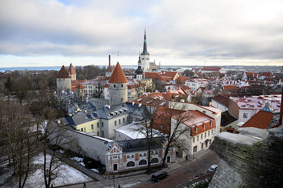 ARCHIV - Blick vom Domberg auf die Altstadt von Tallinn, der Hauptstadt von Estland.  
