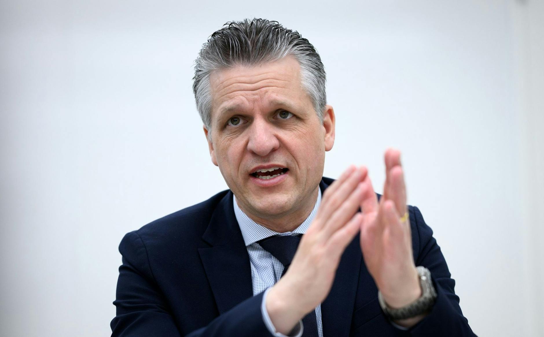 ARCHIV - Nennt das Ampel-Vorhaben «grundüberflüssig»: Thorsten Frei.