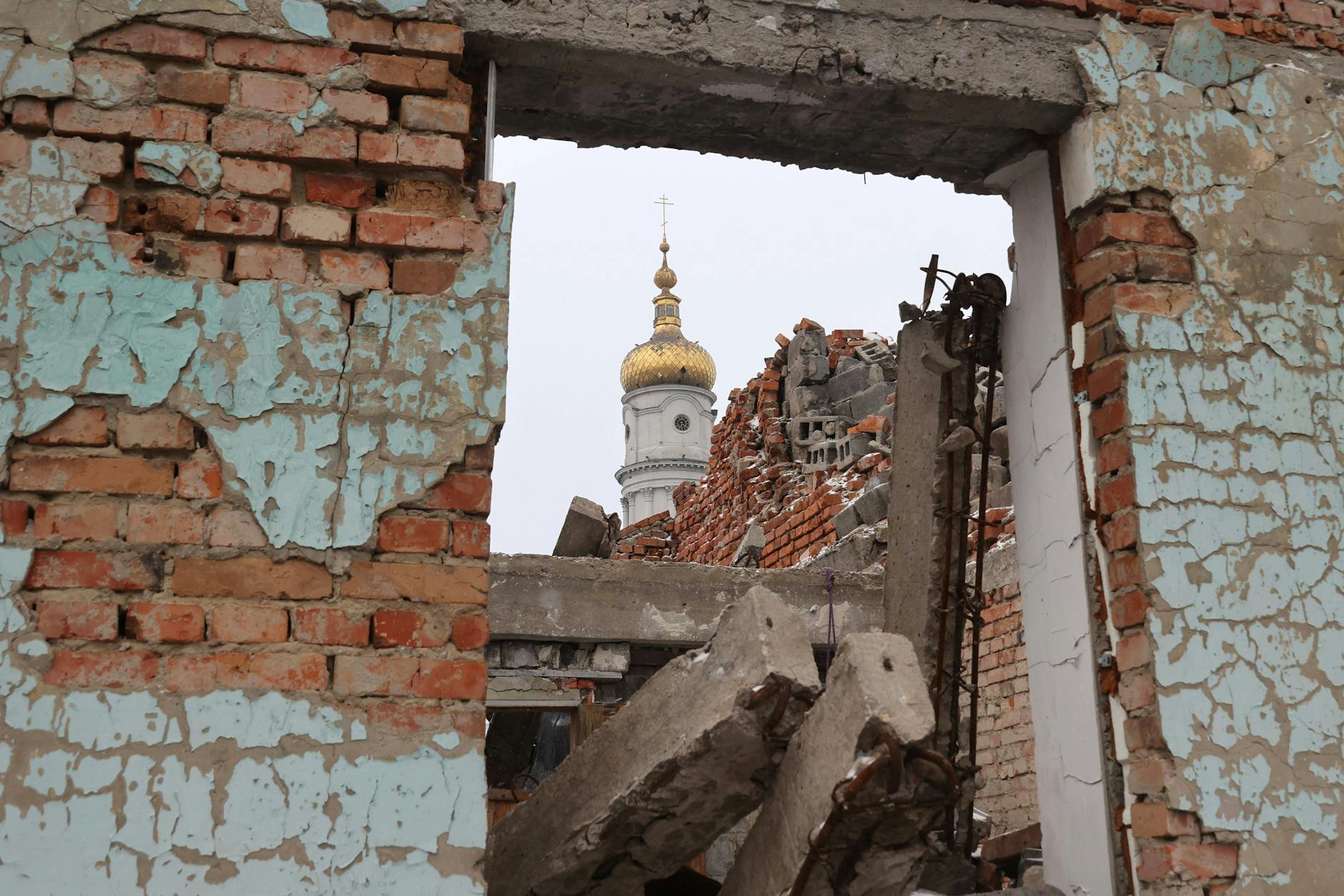 Trümmer in der ukrainischen Stadt Charkiw. Das Bundeskabinett hat am Mittwoch den Wiederaufbau des Landes beschlossen.