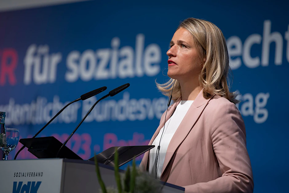 ARCHIV - Es werde Zeit, dass der Kanzler sich zur Kindergrundsicherung äußere, so VdK-Chefin Verena Bentele.  