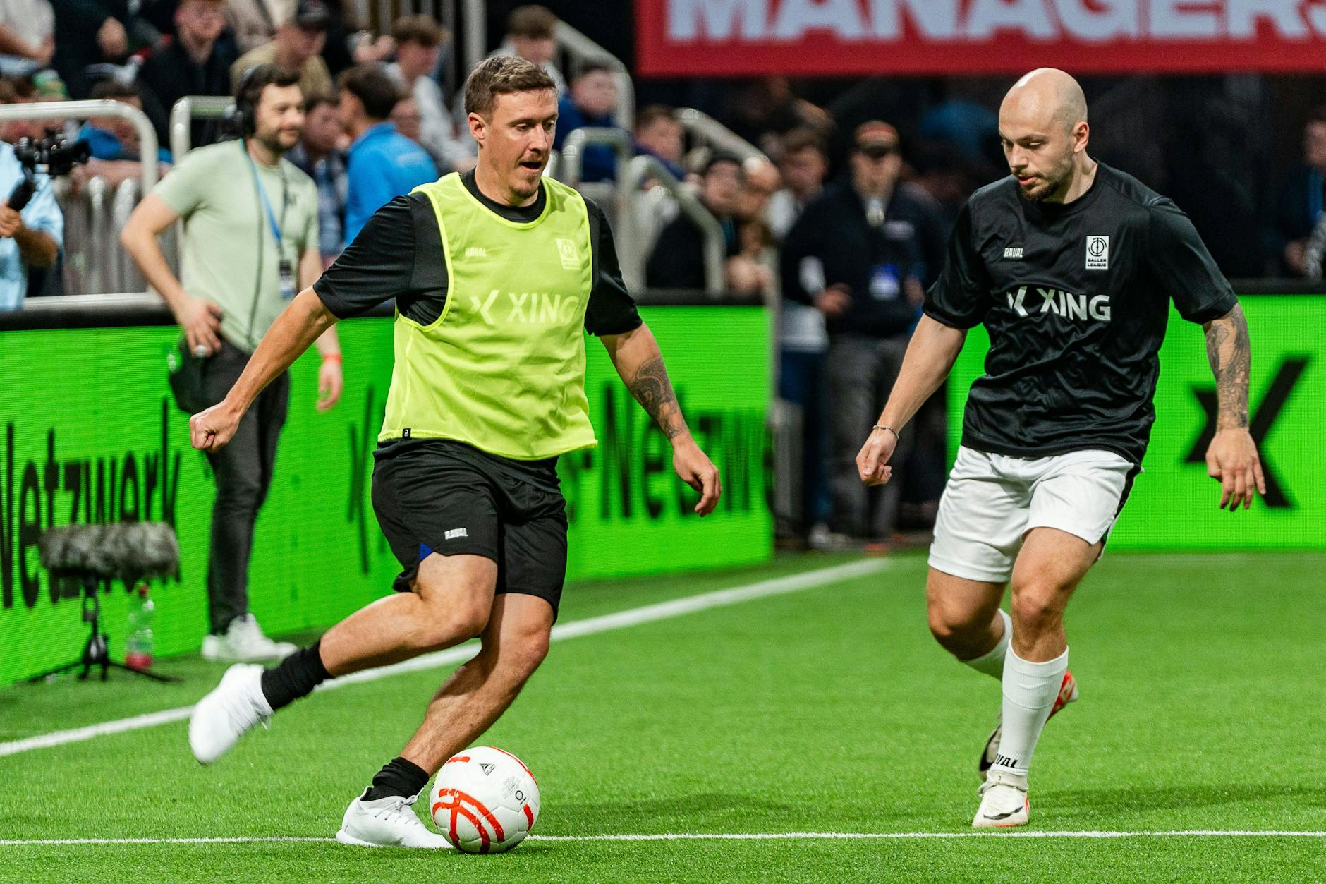 Baller League statt Profifußball: Max Kruse (l.) war nicht nur Manager, sondern auch Spieler im eigenen Team.