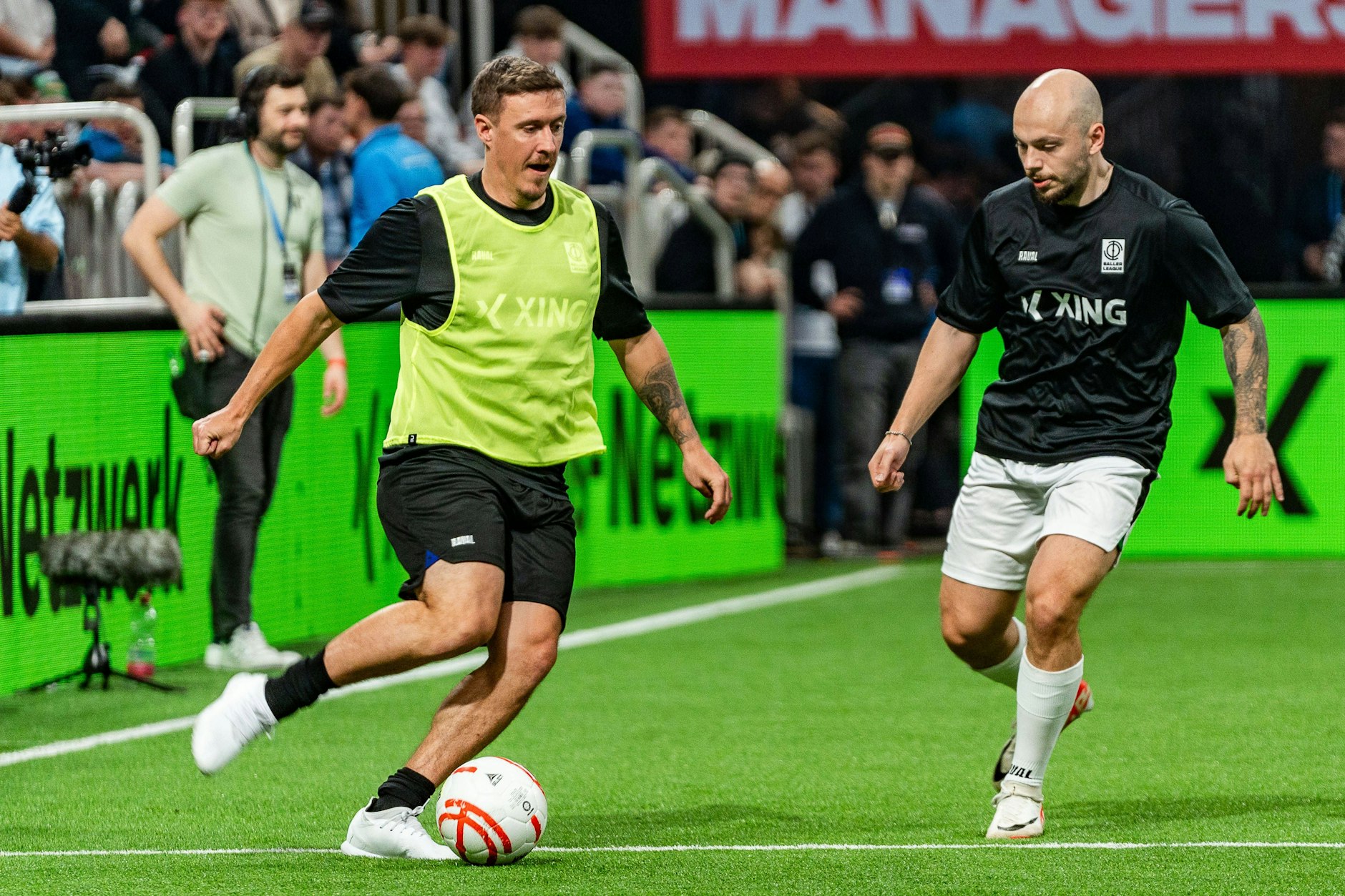 Baller League statt Profifußball: Max Kruse (l.) war nicht nur Manager, sondern auch Spieler im eigenen Team.