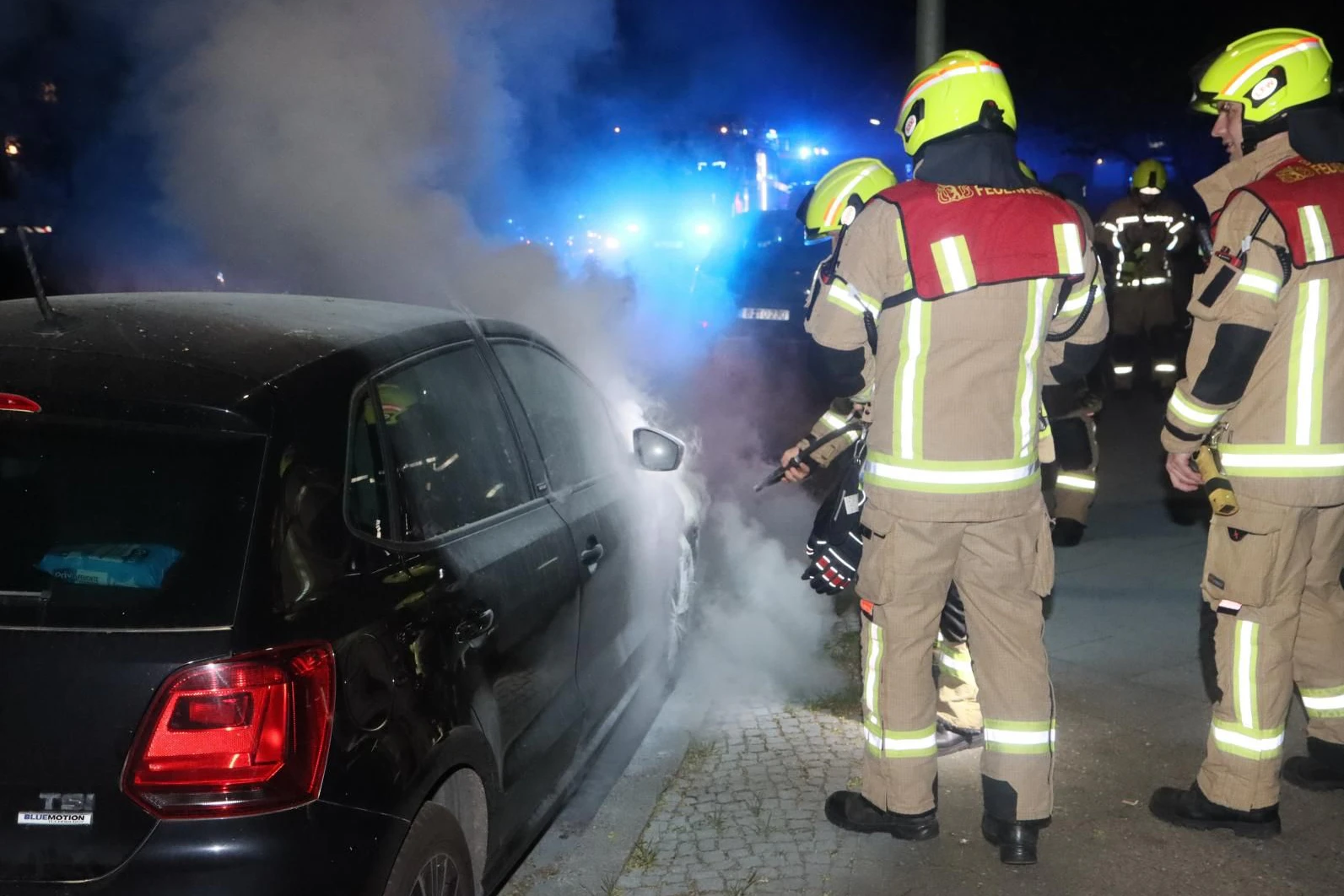 Die Feuerwehr musste lediglich Nachlöscharbeiten mit einem Pulverlöscher vornehmen.