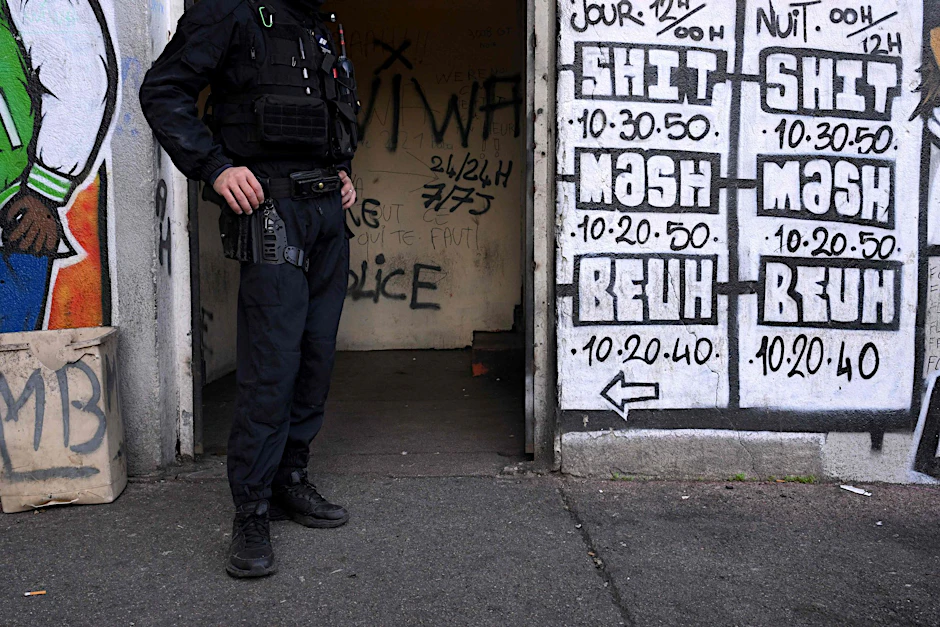 ARCHIV - Die Generalinspektion der Nationalpolizei (IGPN) durchsuchte vor einer Woche die führende Abteilung der Kriminalpolizei von Marseille, die für die Aufdeckung der größten Drogengeschäfte zuständig ist.  