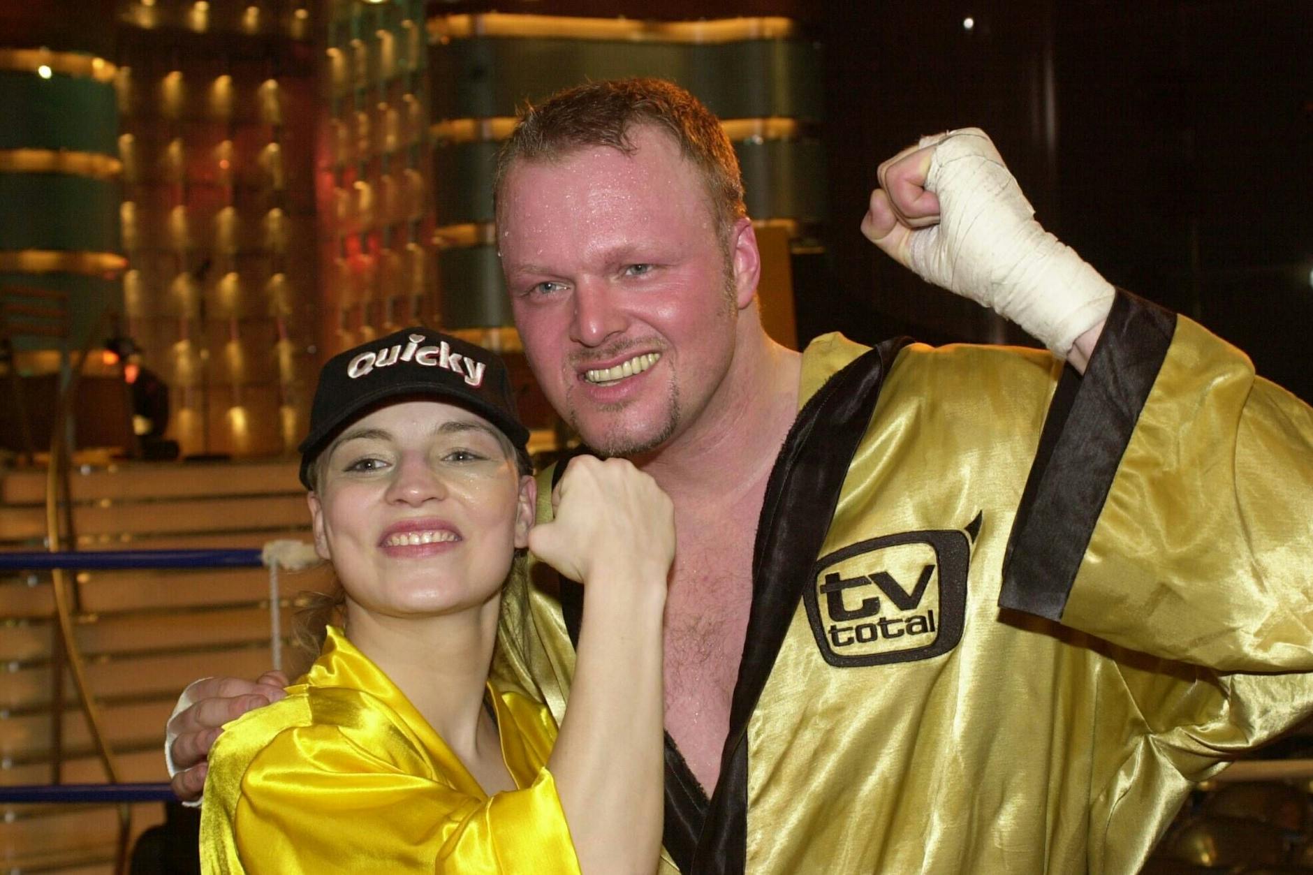 Axel Schulz glaubt, Regina Halmich könnte Stefan Raab erneut die Nase brechen.