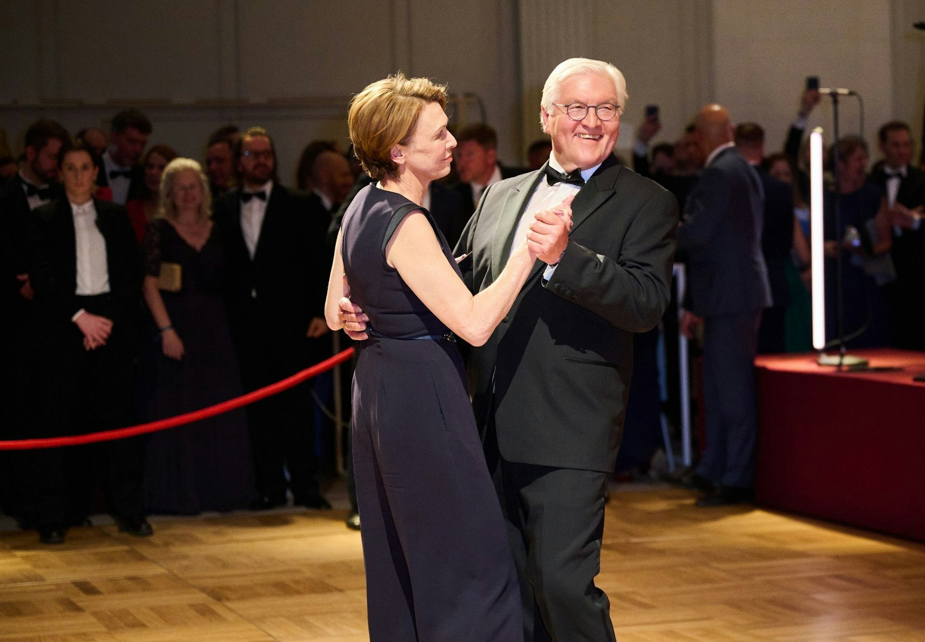 ARCHIV - Bundespräsident Frank-Walter Steinmeier und seine Frau Elke Büdenbender.  