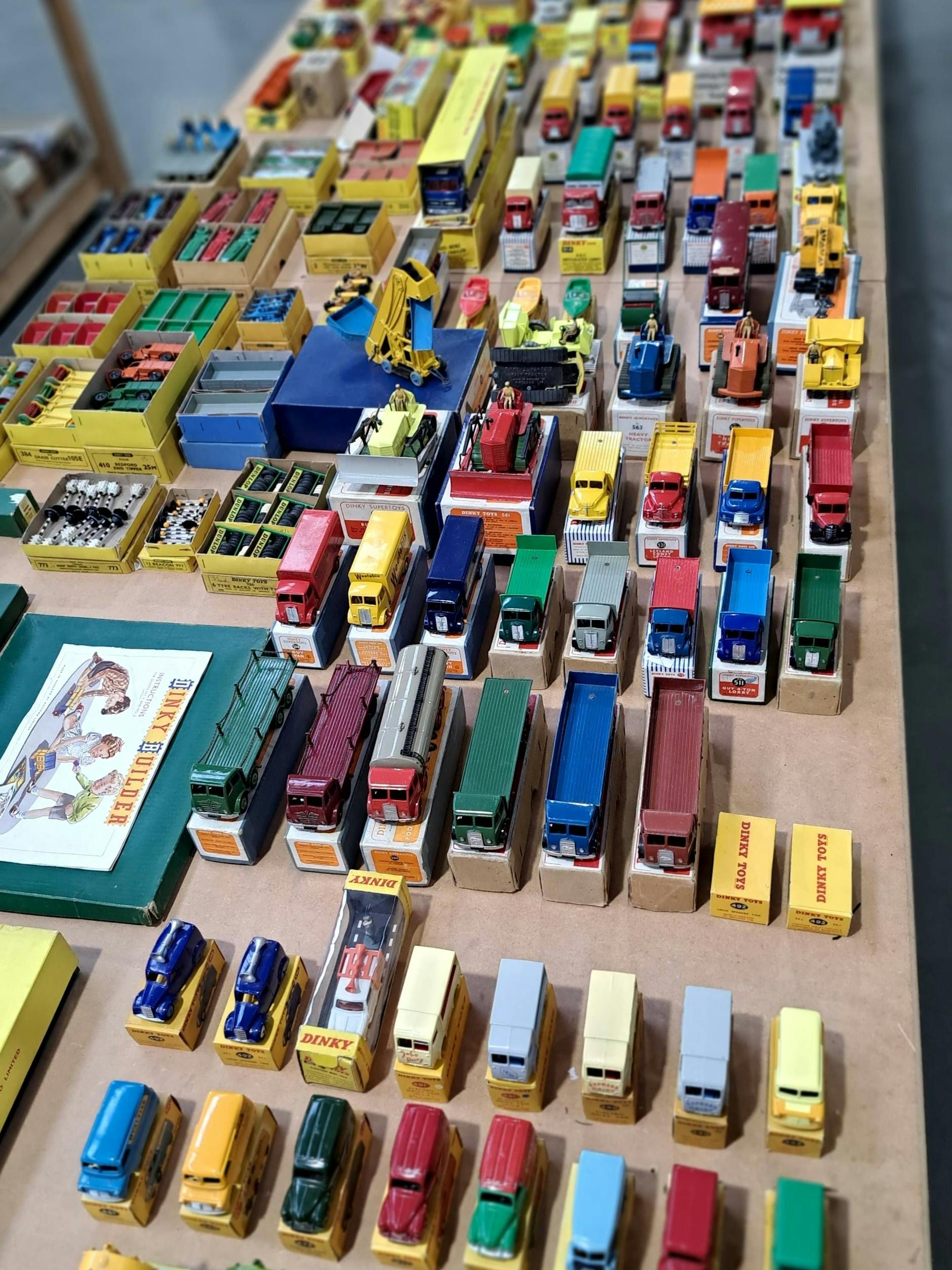 Hunderte Autos gehörten zur Sammlung von Harrie van de Bosch.