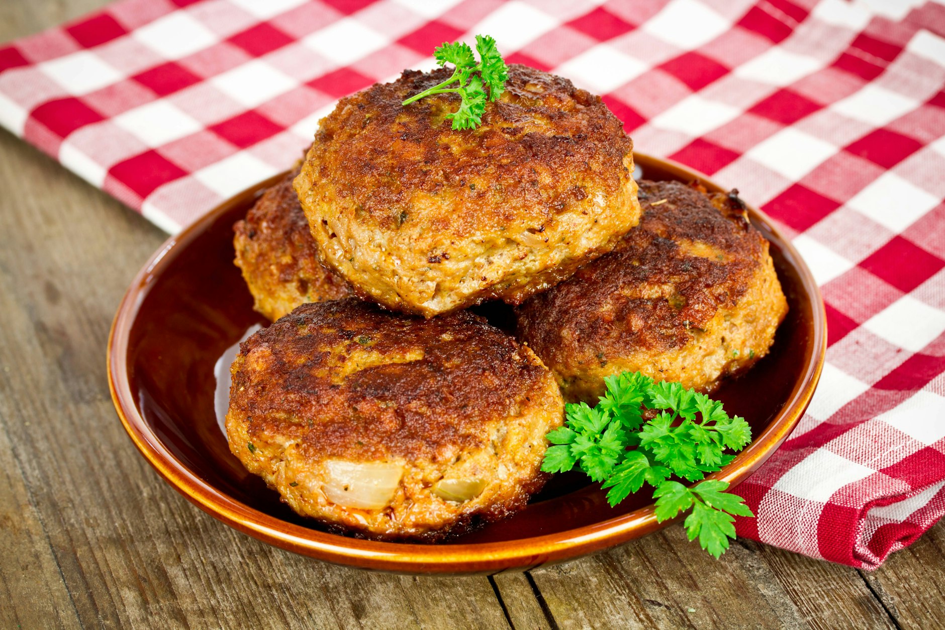 Buletten aus der Heißluftfritteuse sind fettärmer als das Original, schmecken aber genauso gut!
