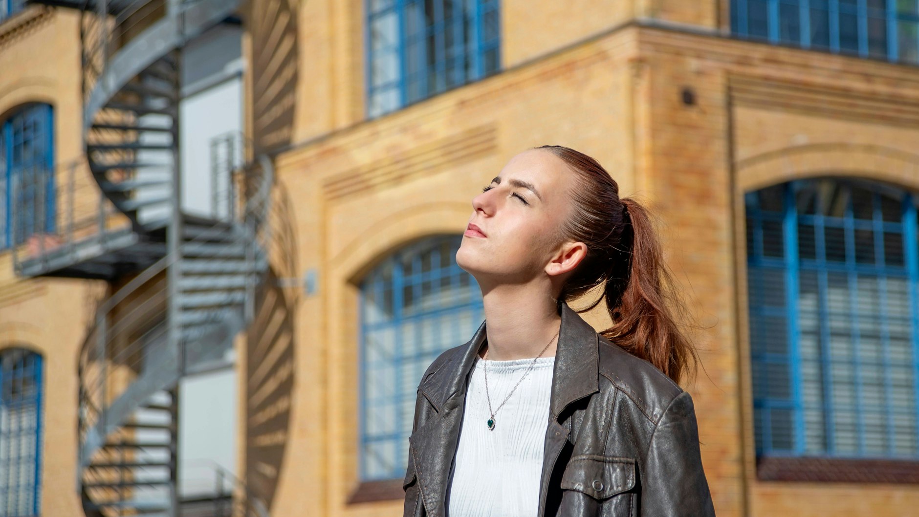 Viele Großstädter sehen sich nach mehr Verbundenheit miteinander.