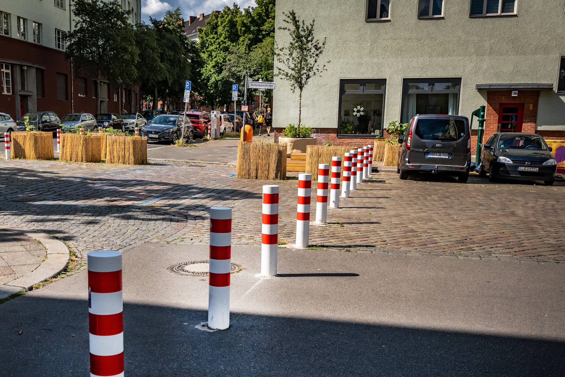 Die Poller In Berlin _ Bezirk pollert schwer kranke Anwohnerin ein – KTTJKE