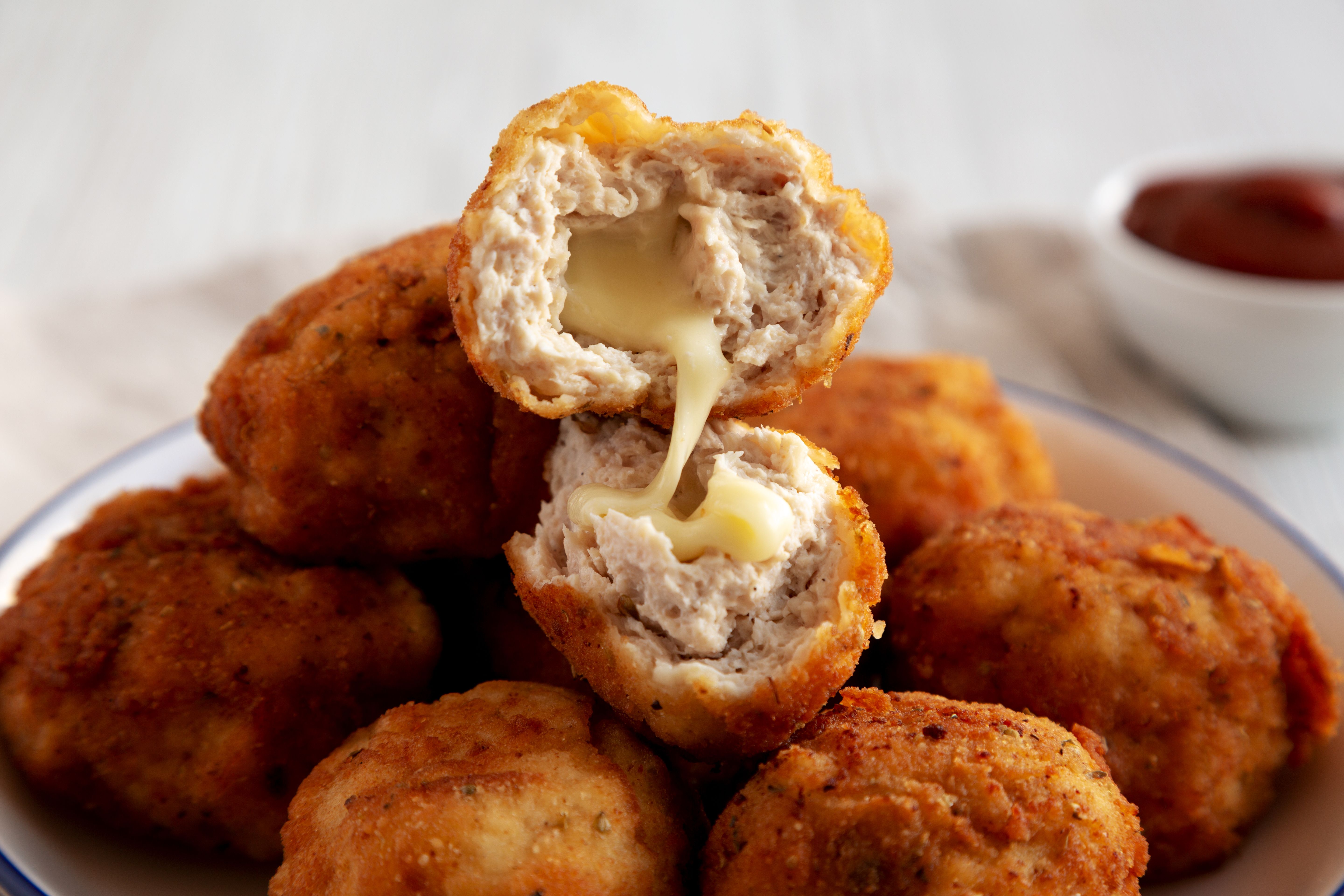 Rezept für Chicken Nuggets mit Käsefüllung – Besser als bei McDonald's