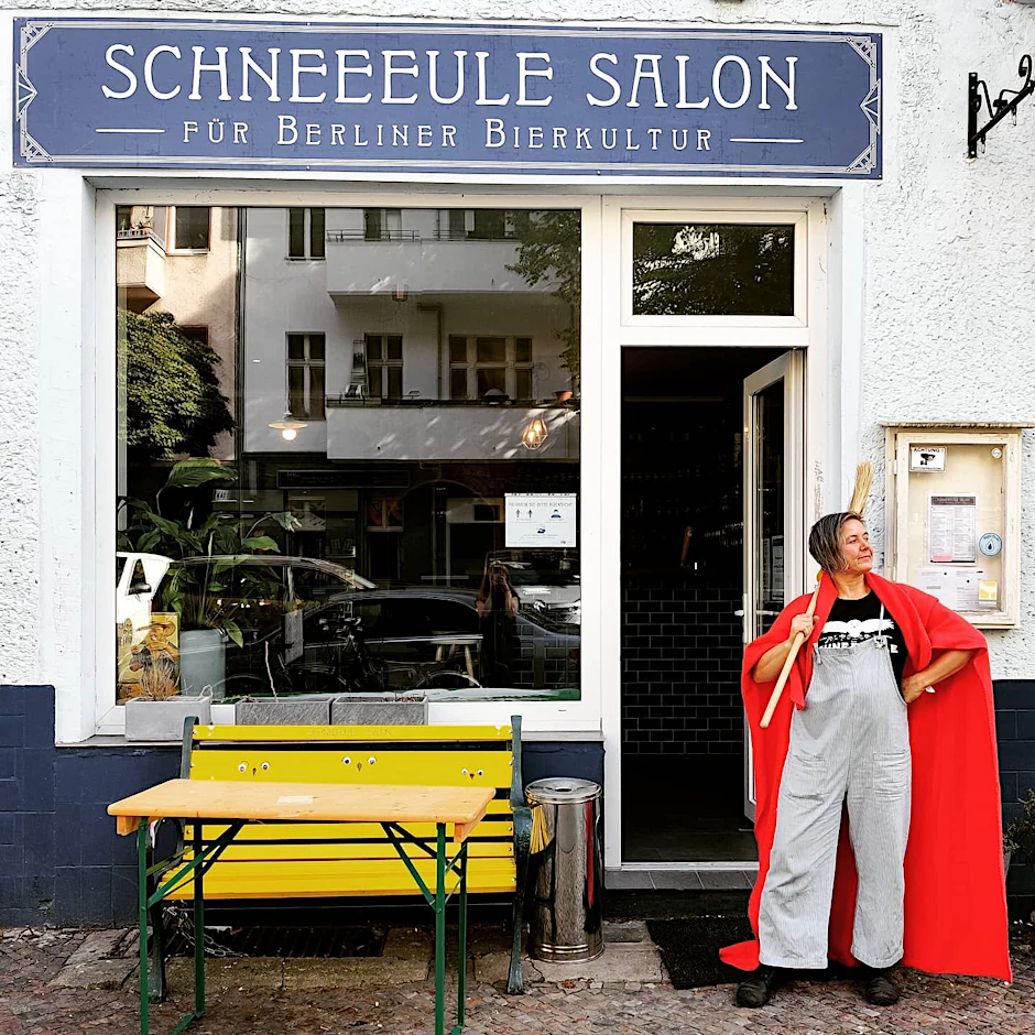 Ulrike Genz, Chefin des Berliner Biersalons Schneeeule