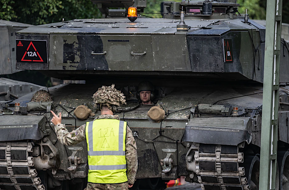 Ein Challenger 2-Panzer des britischen Militärs. Auch er könnte in den nächsten Tagen auf ostdeutschen Straßen unterwegs sein.