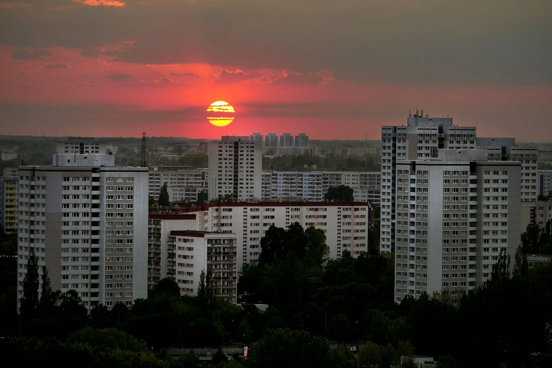 Marzahn ist die größte Plattenbau-Siedlung Deutschlands. 