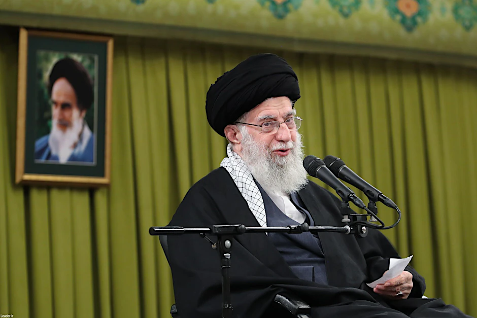 Ajatollah Ali Chamenei, der oberste Führer des Iran, anlässlich der Feierlichkeiten zum Ende des Ramadan.