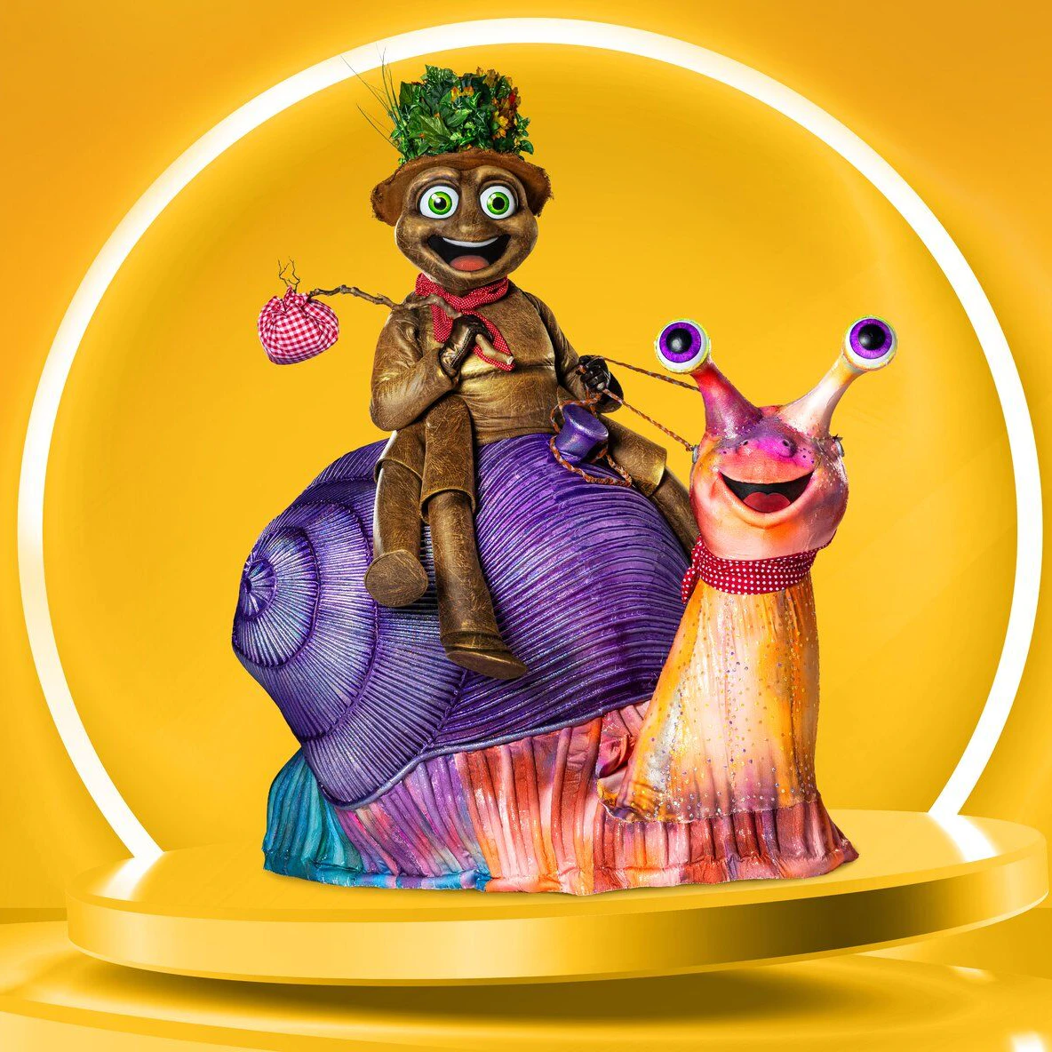 Der Floh reitet bei „The Masked Singer“ auf einer riesigen Schnecke über die Bühne.