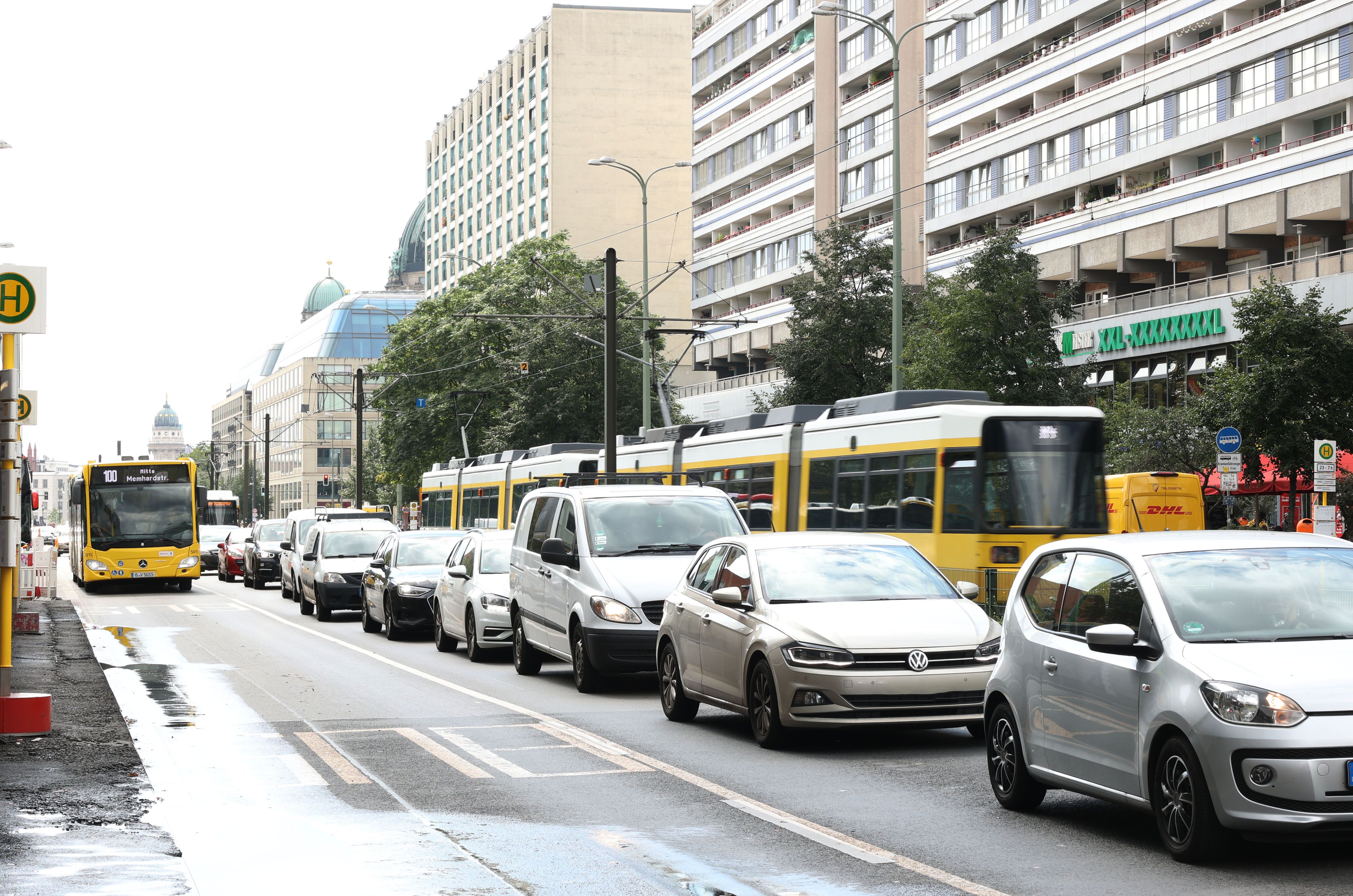 Image - Achtung, Demo-Wahnsinn in Berlin! Mega-Autokorso verstopft die Straßen