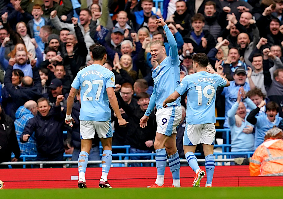 Manchester City übernimmt zumindest für einen Tag die Tabellenspitze.  