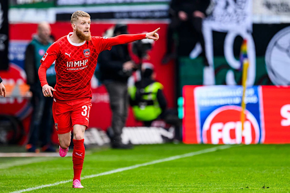 ARCHIV - Jan-Niklas Beste ist Heidenheims Top-Scorer.  