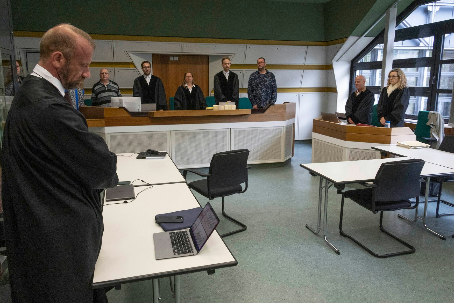 Die Anwälte erschienen ohne ihre Mandanten vor Gericht.