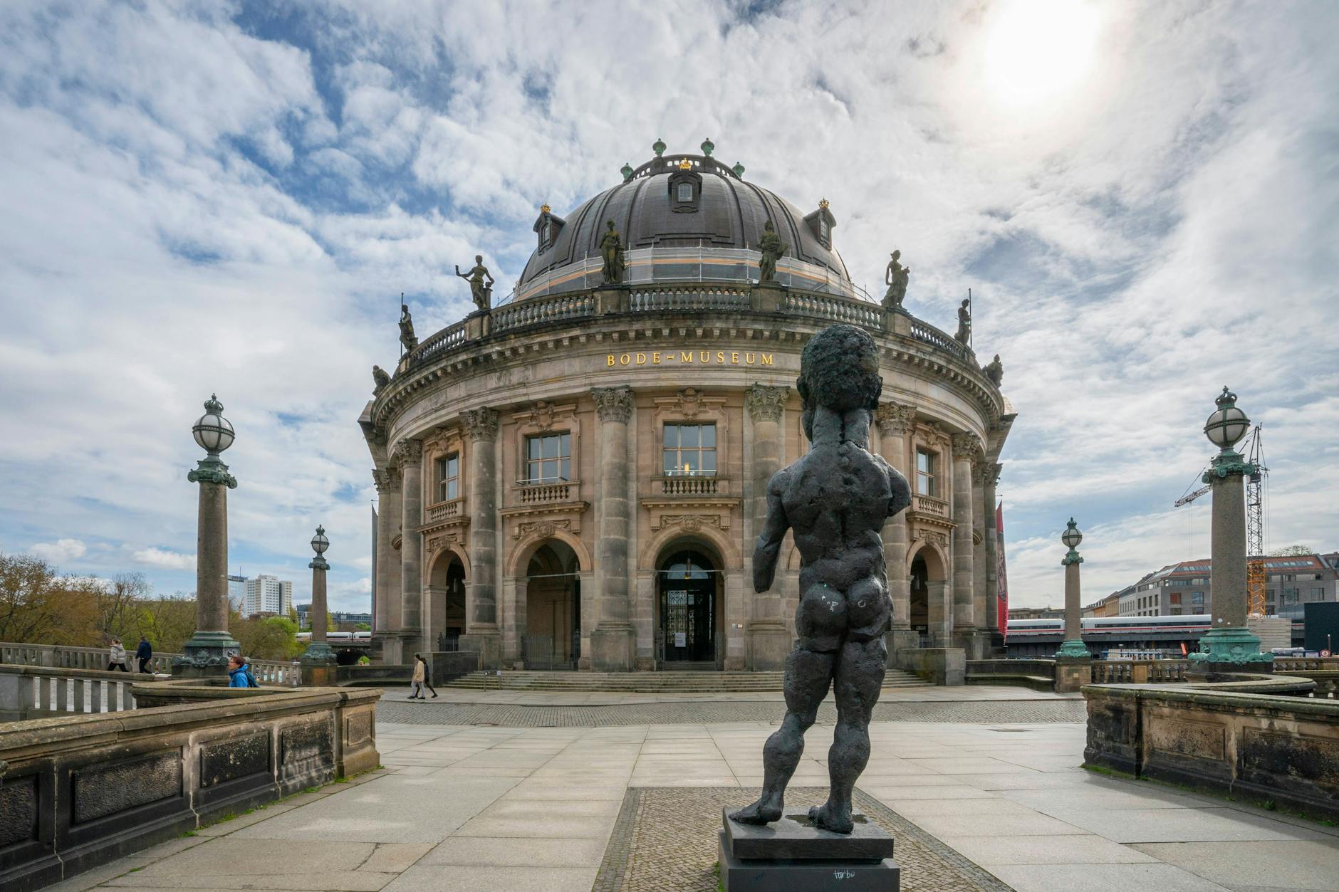Das Bode-Museum an der Monbijoubrücke auf der Museumsinsel in Berlin-Mitte.
