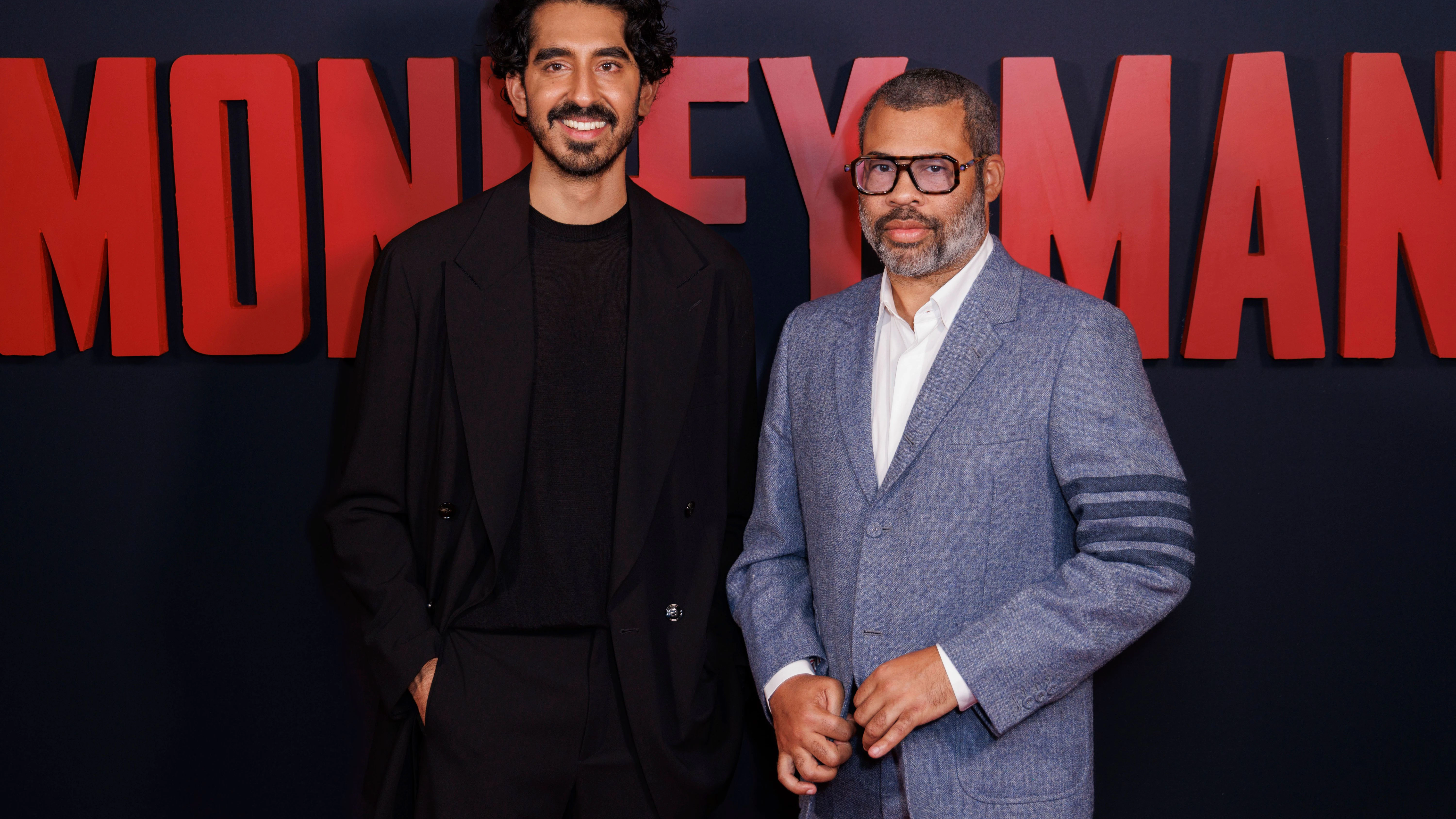 Jordan Peele (r.) rettete Dev Patels „Monkey Man“.