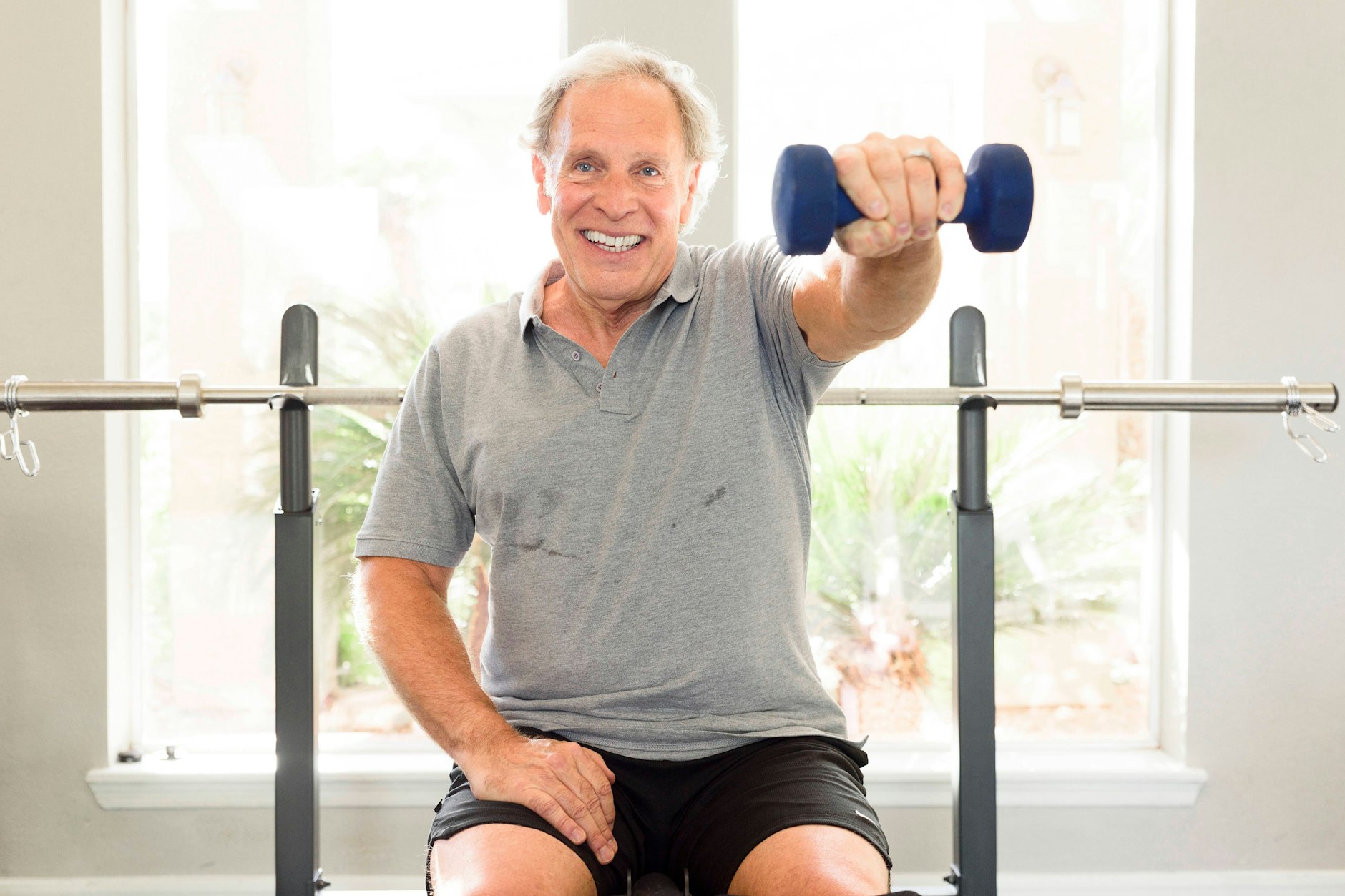 Ältere Menschen trifft man immer häufiger im Fitnessstudio an.