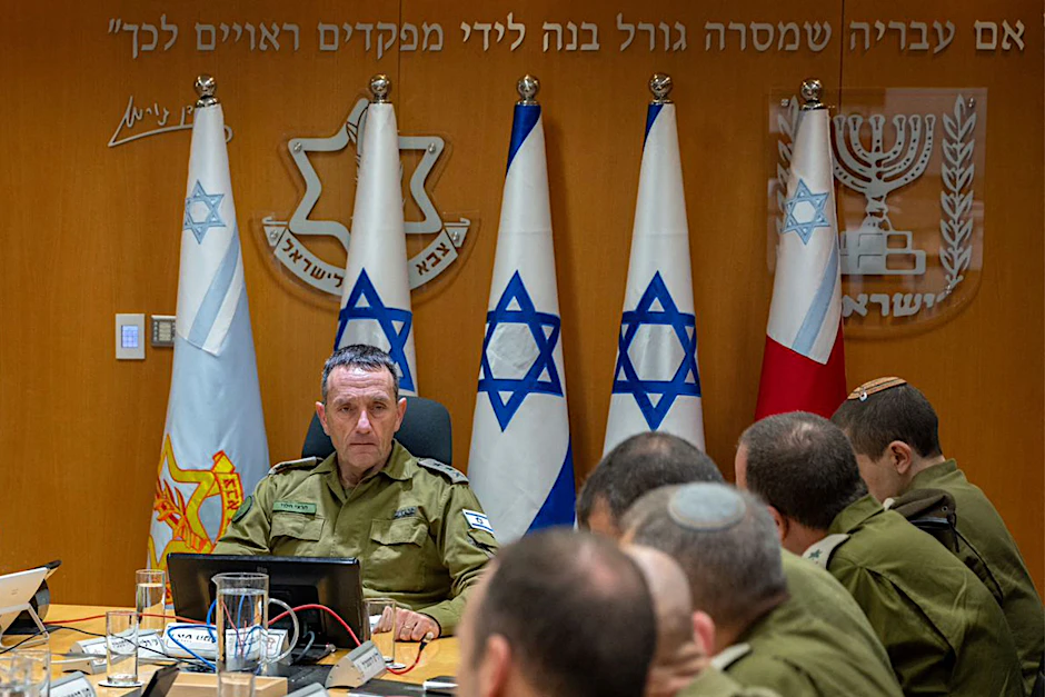 Kirya Mit Israels Armeechef: Auf den Angriff des Iran wird „eine Antwort“ folgen