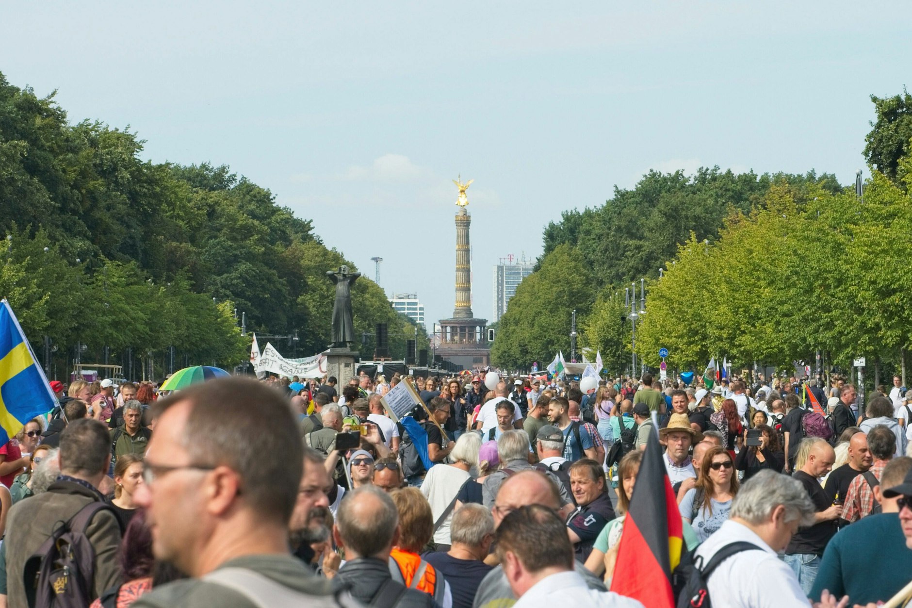 Impressionen von der Demonstration gegen die Corona-Schutzmaßnahmen und Lockdown, 29.08.2020