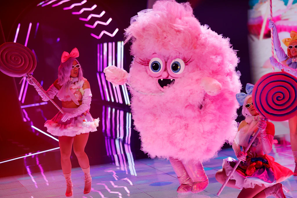 Zuckerwatte bei „Masked Singer“ enttarnt: DIESE Schauspielerin ist es!