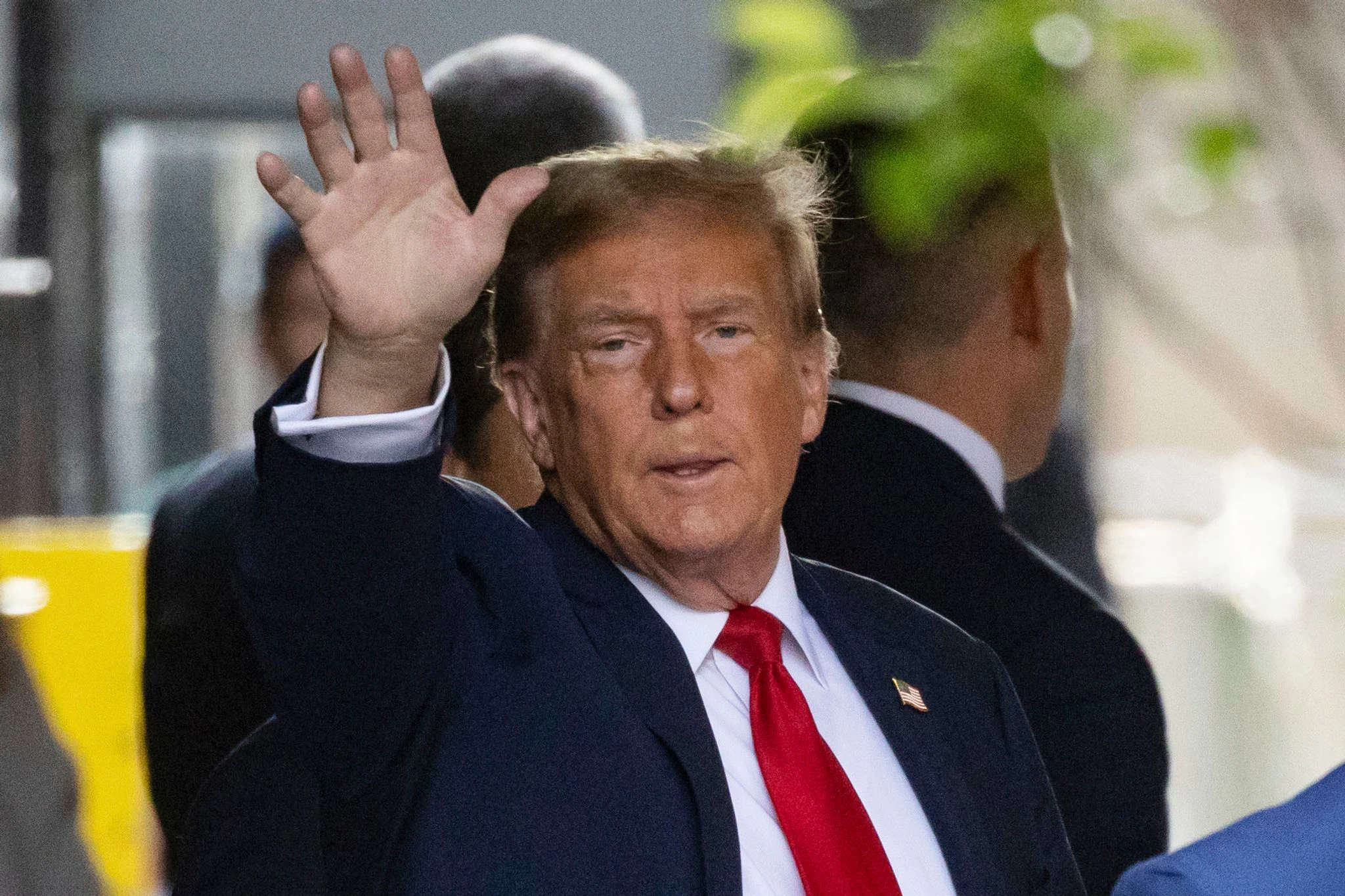 Donald Trump verlässt den Trump Tower auf dem Weg zum Strafgericht in Manhattan.  