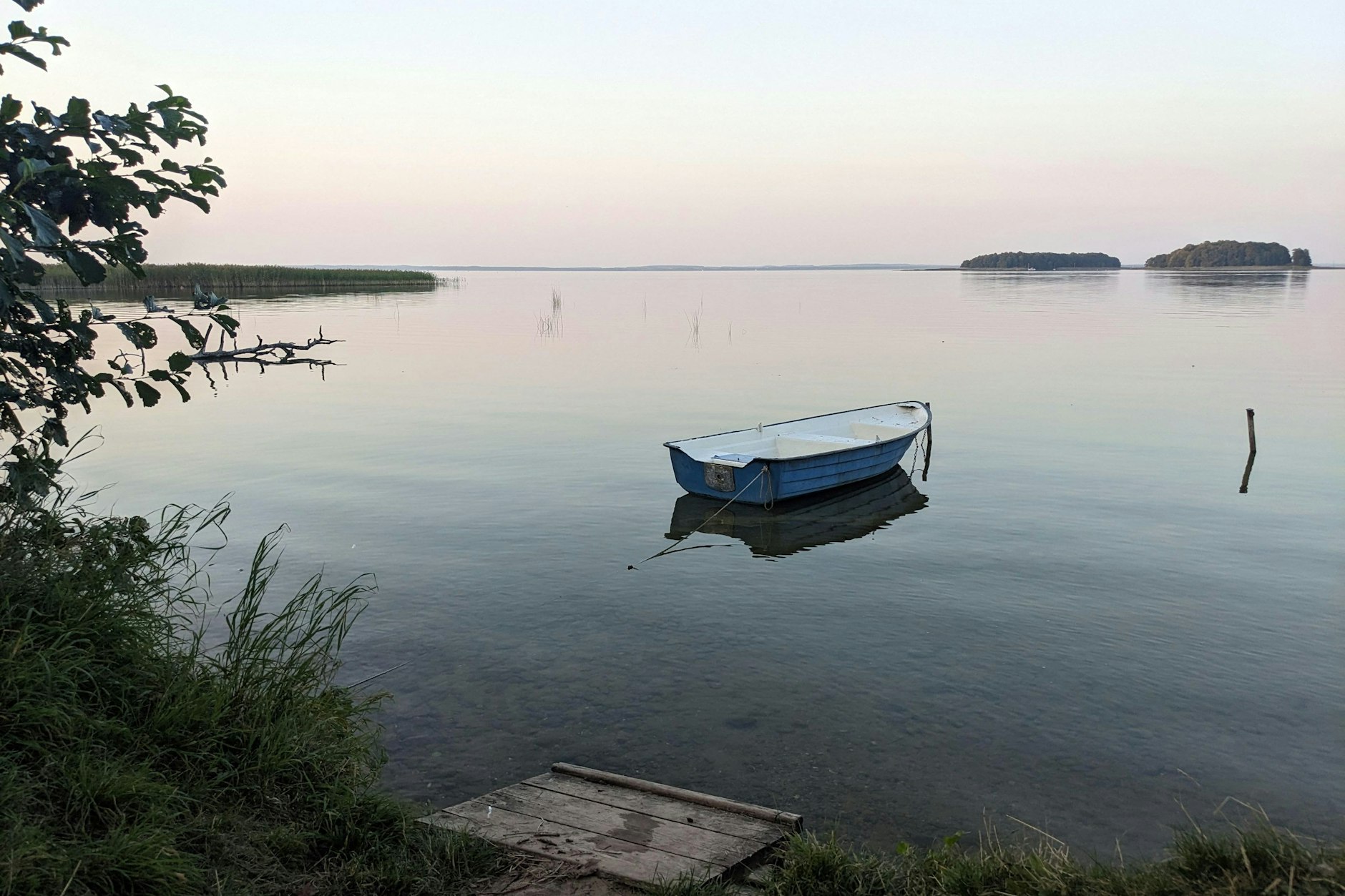 Warum fährt man nach Masuren? Wegen der Seen. Hier der Spirdingsee bei Mikołajki.