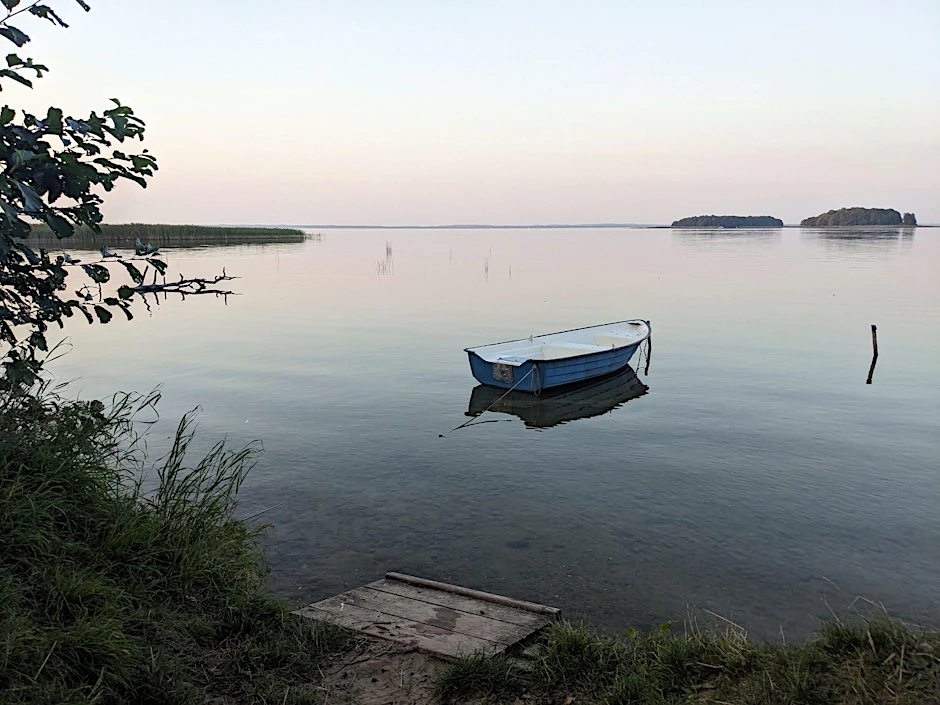 Warum fährt man nach Masuren? Wegen der Seen. Hier der Spirdingsee bei Mikołajki.