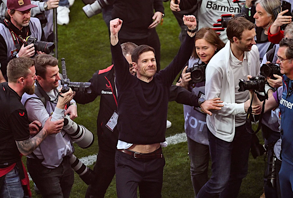 dpatopbilder - Der Leverkusener Meistermacher: Trainer Xabi Alonso.  