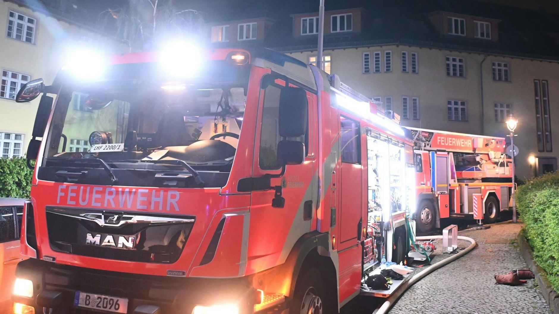 In Reinickendorf brannte in einem Mehrfamilienhaus der Keller.