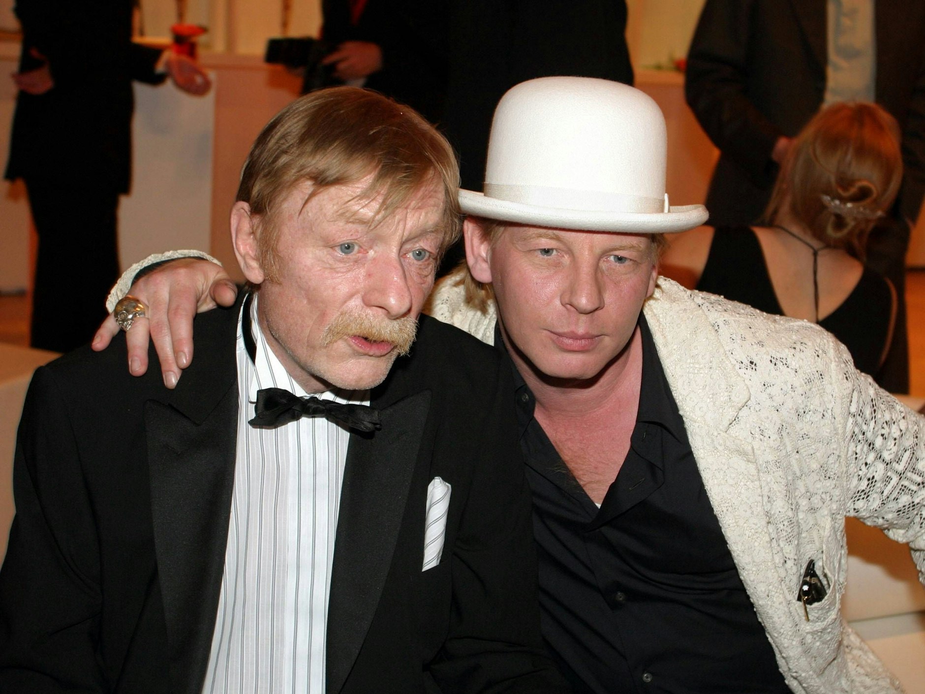 Ben Becker mit seinem Ziehvater Otto Sander im Jahr 2006 – Ben Beckers Mutter <a href="https://de.wikipedia.org/wiki/Monika_Hansen">Monika Hansen</a> war mit Otto Sander verheiratet.