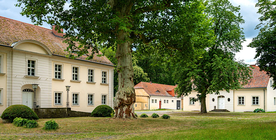 Schlosspark in Kladow in Berlin-Spandau: Am Dorfplatz soll eine Grünanlage nach dem ehemaligen langjährigen Bezirksbürgermeister Konrad Birkholz benannt werden.
