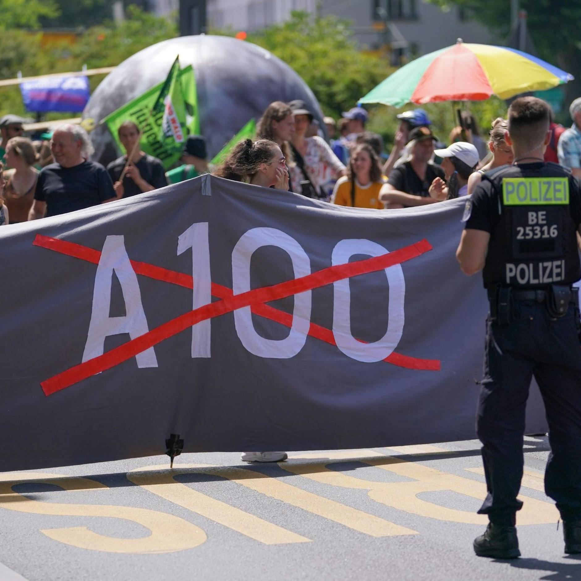 Image - Demo in Berlin: Aktivisten wollen Sonntag auf der A100 marschieren