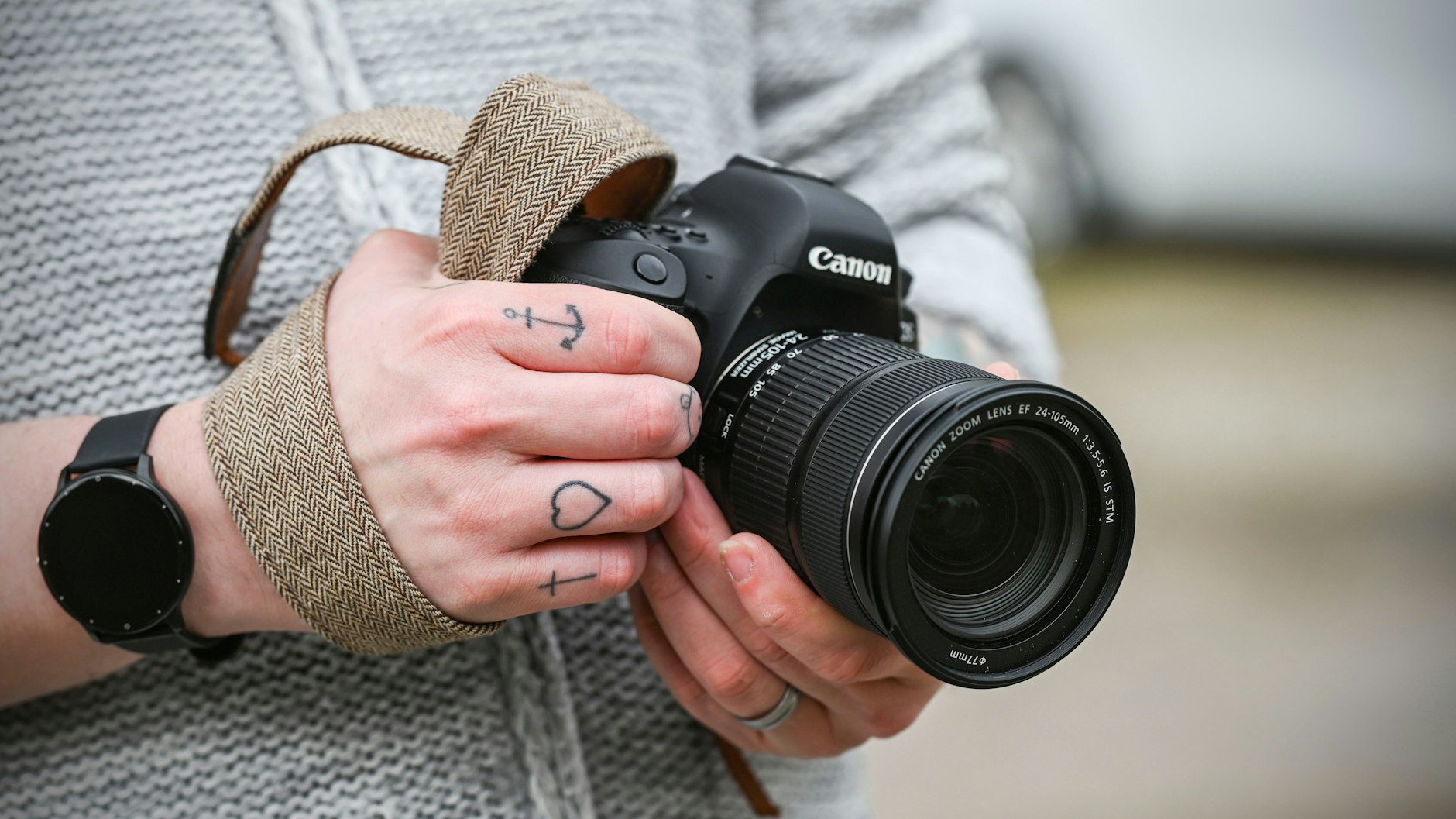 Der Fotograf Angelo Crull lebt und arbeitet in Marzahn.