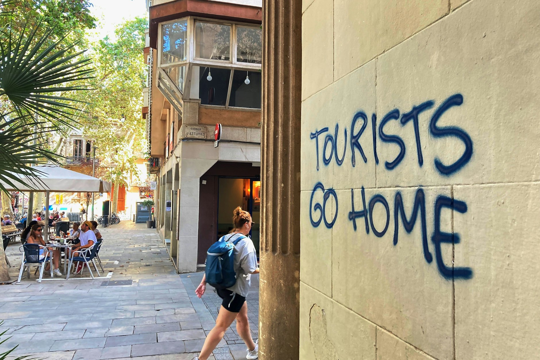 Spanien am Limit: hier ein recht eindeutiger Schriftzug im Künstlerviertel Vila de Gràcia in Barcelona