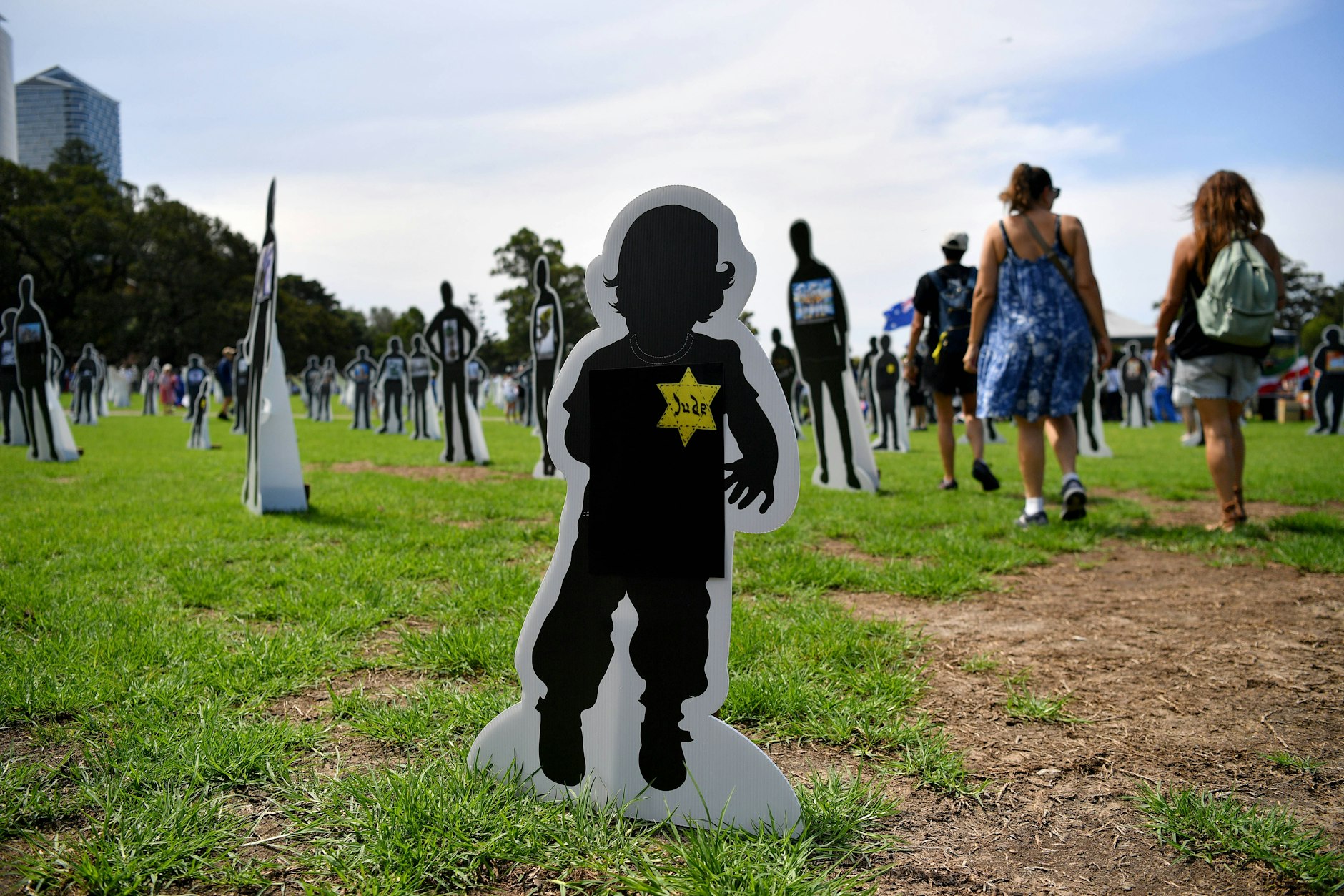 Kundgebung gegen Antisemitismus in Sydney: Die Aufsteller sollen Mitglieder der jüdischen Gemeinde darstellen.