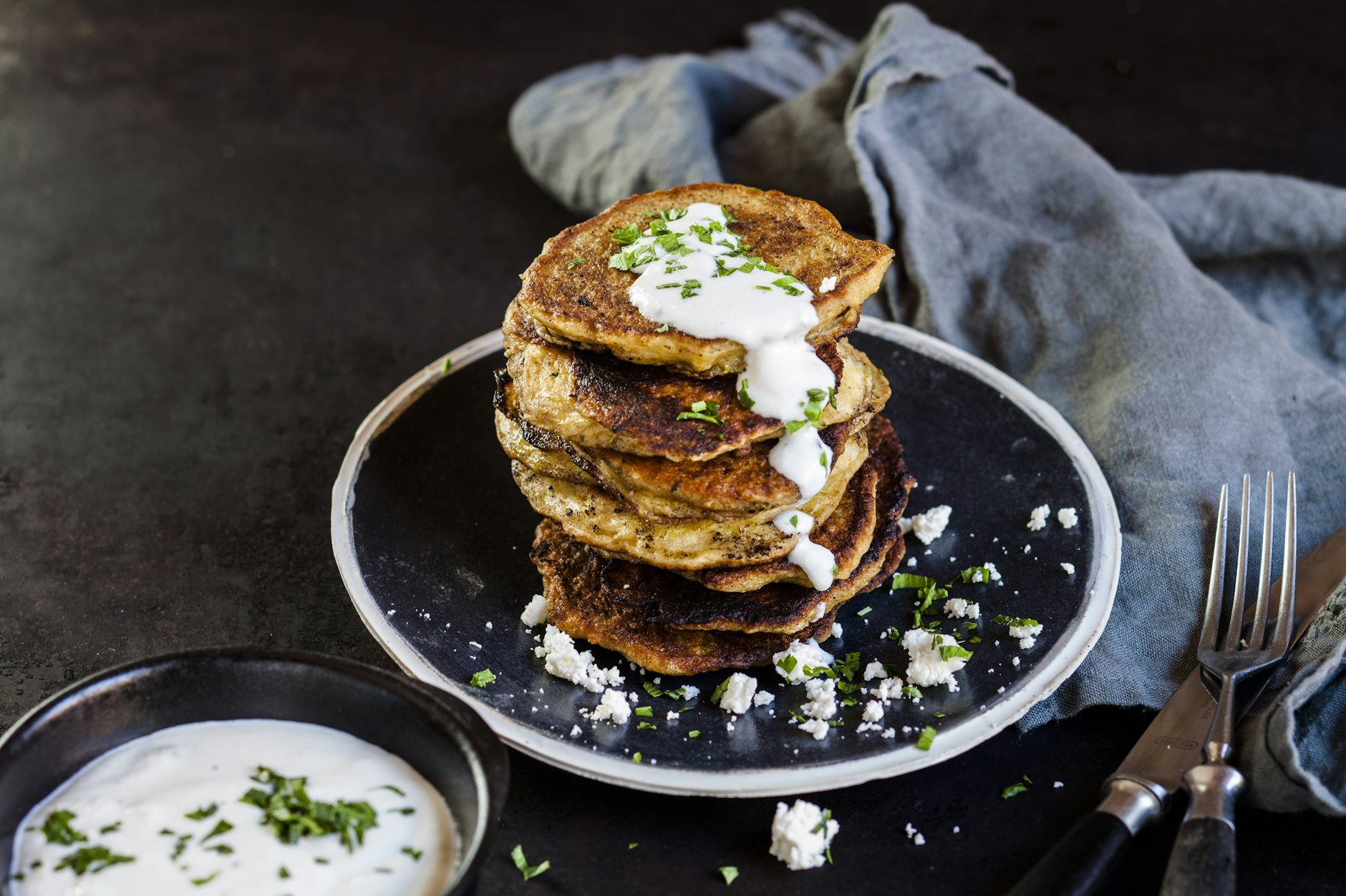 Das Rezept für Zucchinipuffer ist so lecker, da schlagen auch kleine Gemüsemuffel gern zu.